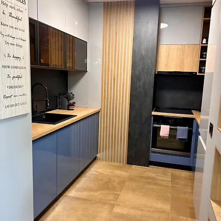 Blue Iris, 2br, Workspace, Jacuzzi And Stunning Views *