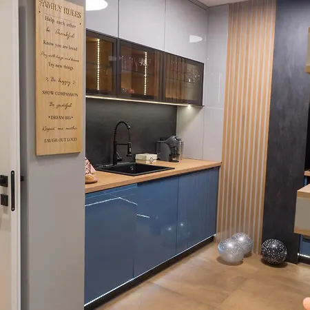 Blue Iris, 2br, Workspace, Jacuzzi And Stunning Views