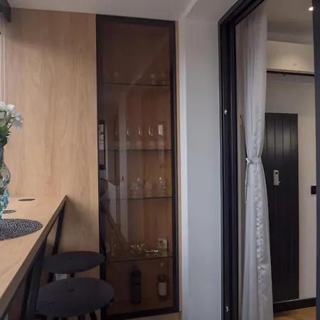 Blue Iris, 2br, Workspace, Jacuzzi And Stunning Views *