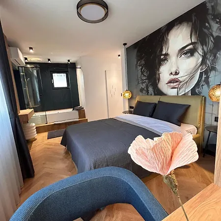 Blue Iris, 2br, Workspace, Jacuzzi And Stunning Views *